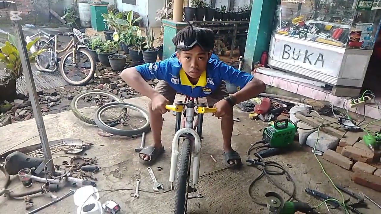 SEPEDA DRAG 03 DAPAT SILVER PLAY BUTTON