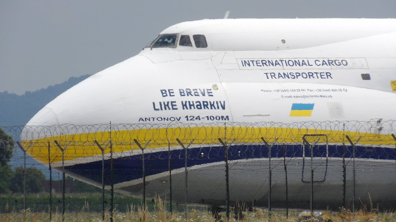 Antonov AN124-100M Ruslan Landing and Nouse Opening.