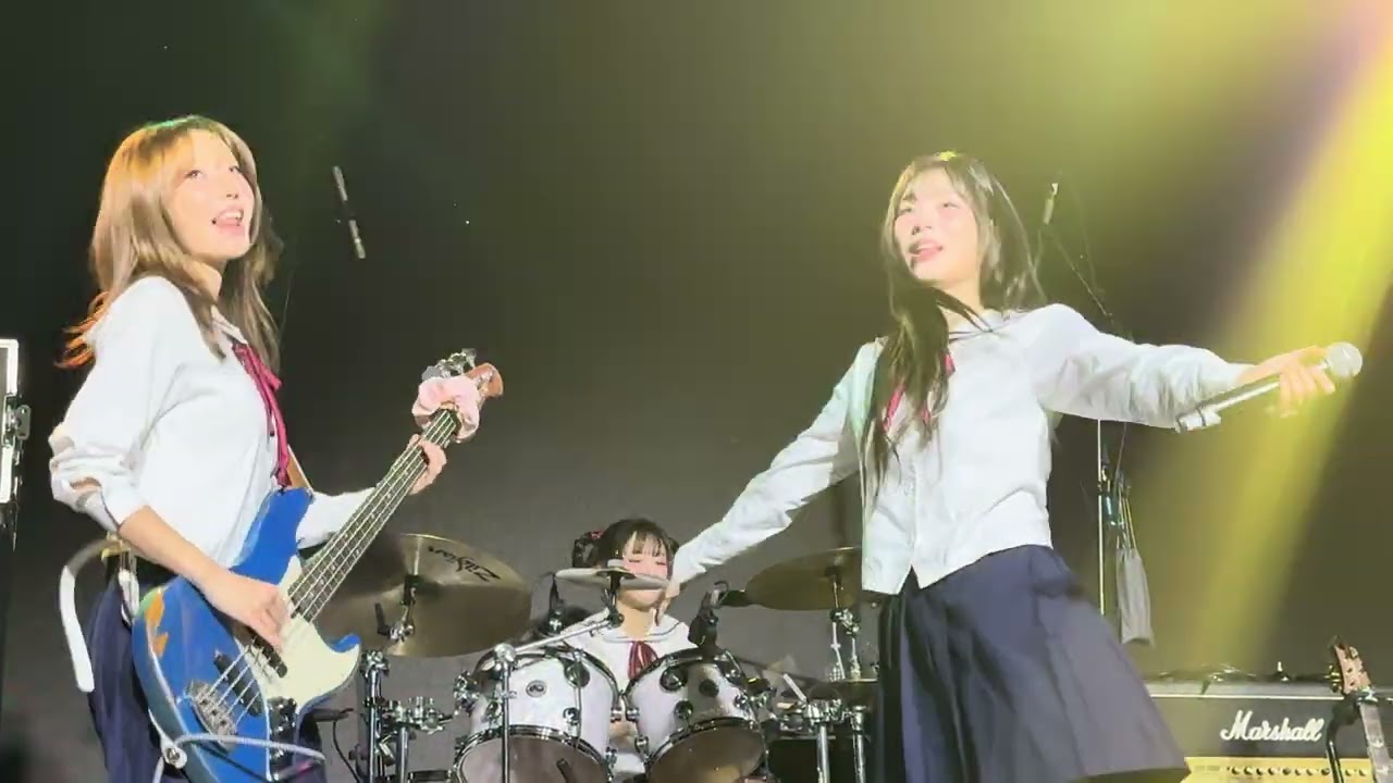 QWER Rockation World Tour 2025 (Berwyn) - SODA ft. Siyeon, Magenta, & Chodan Mini Dances