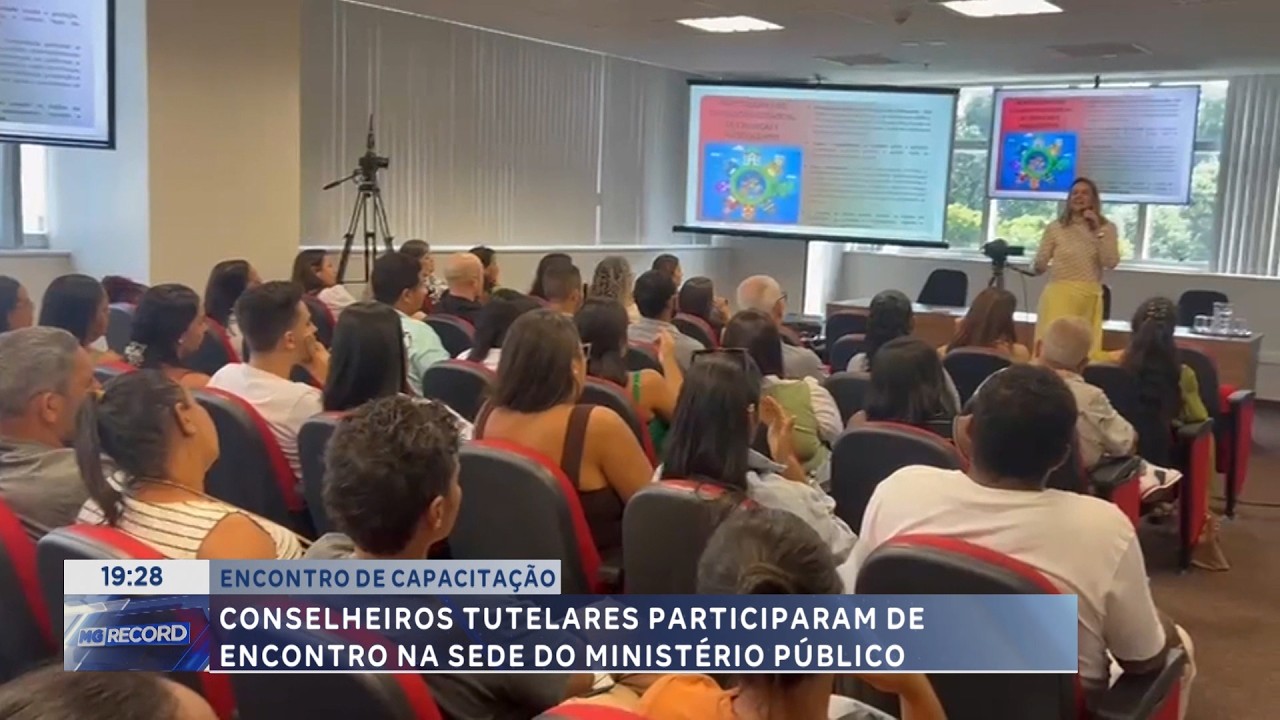 Encontro de capacitação: Conselheiros tutelares participam de reunião na sede do Ministério Público.