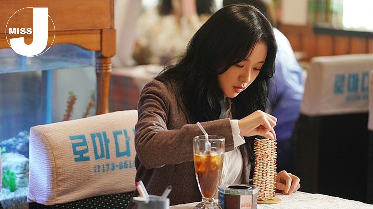 Jisoo patiently waits for Hae In | Snowdrop, Ep 1 [ENG SUB]
