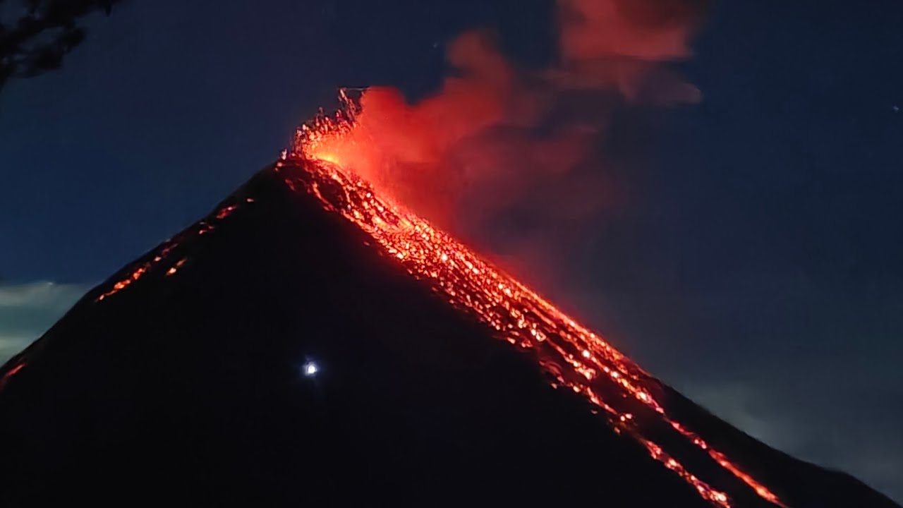 Complete hike  to volcán Acatenango to watch volcán fuego, Guatemala 
