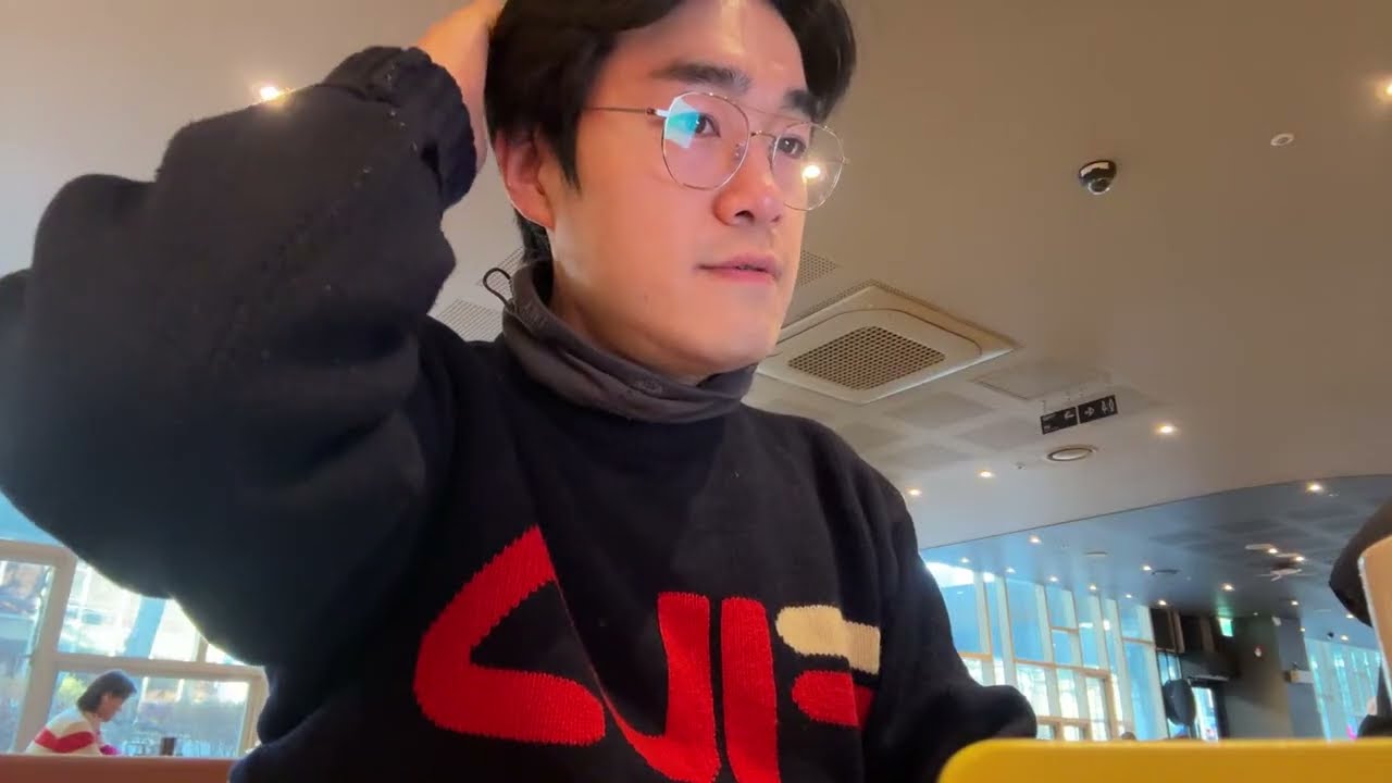 (26.1.24) 16:00 카페 자리가 없어서 정중앙에 떡하니 ✍🏻Study With Me