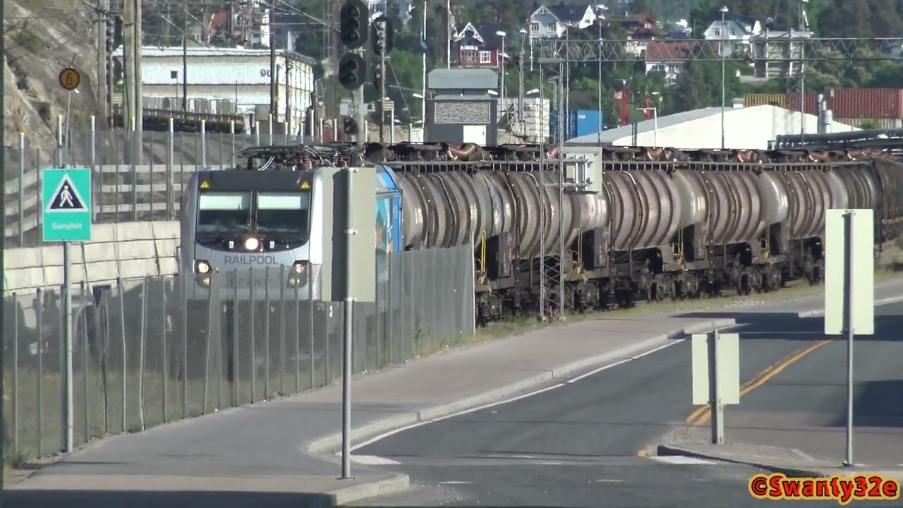 4K| Bombardier TRAXX 3 Hauls Tank Cars With Plane Fuel
