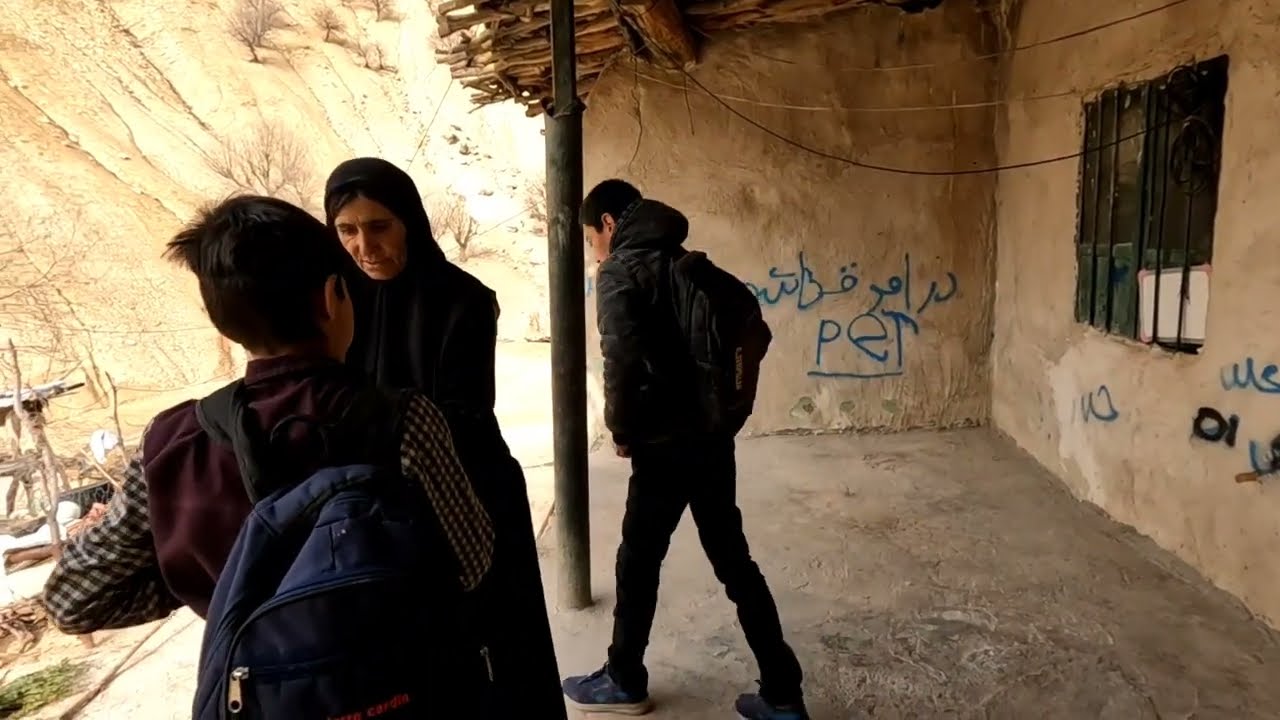 Maryam and Khuda Hafez's departure to Hussein