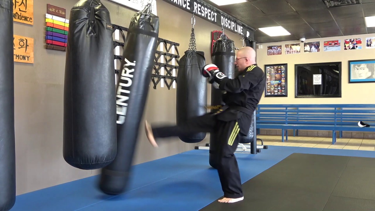 How to Throw an Oblique Kick- Step by Step Tutorial