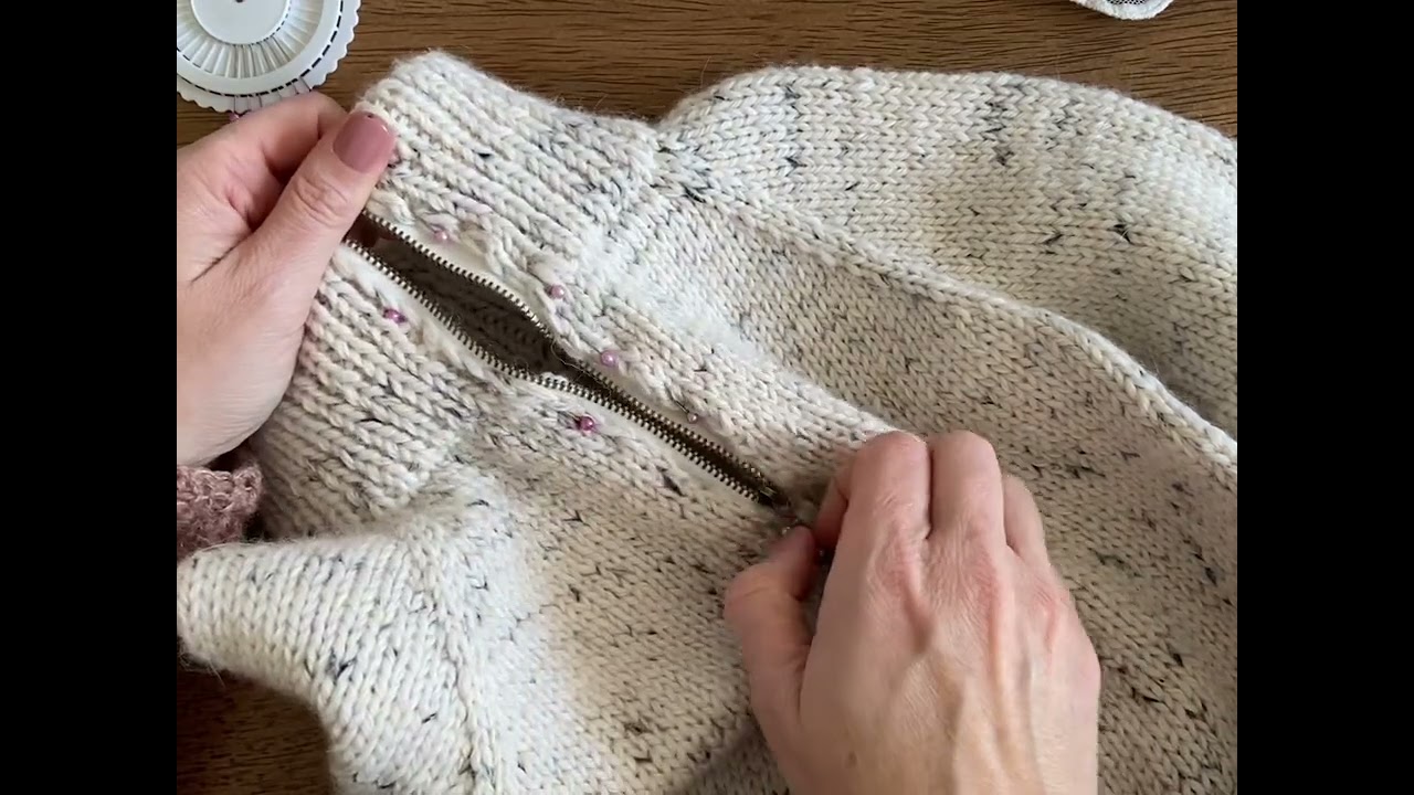 Reißverschluss einnähen im Zipper Sweater von Petite Knit