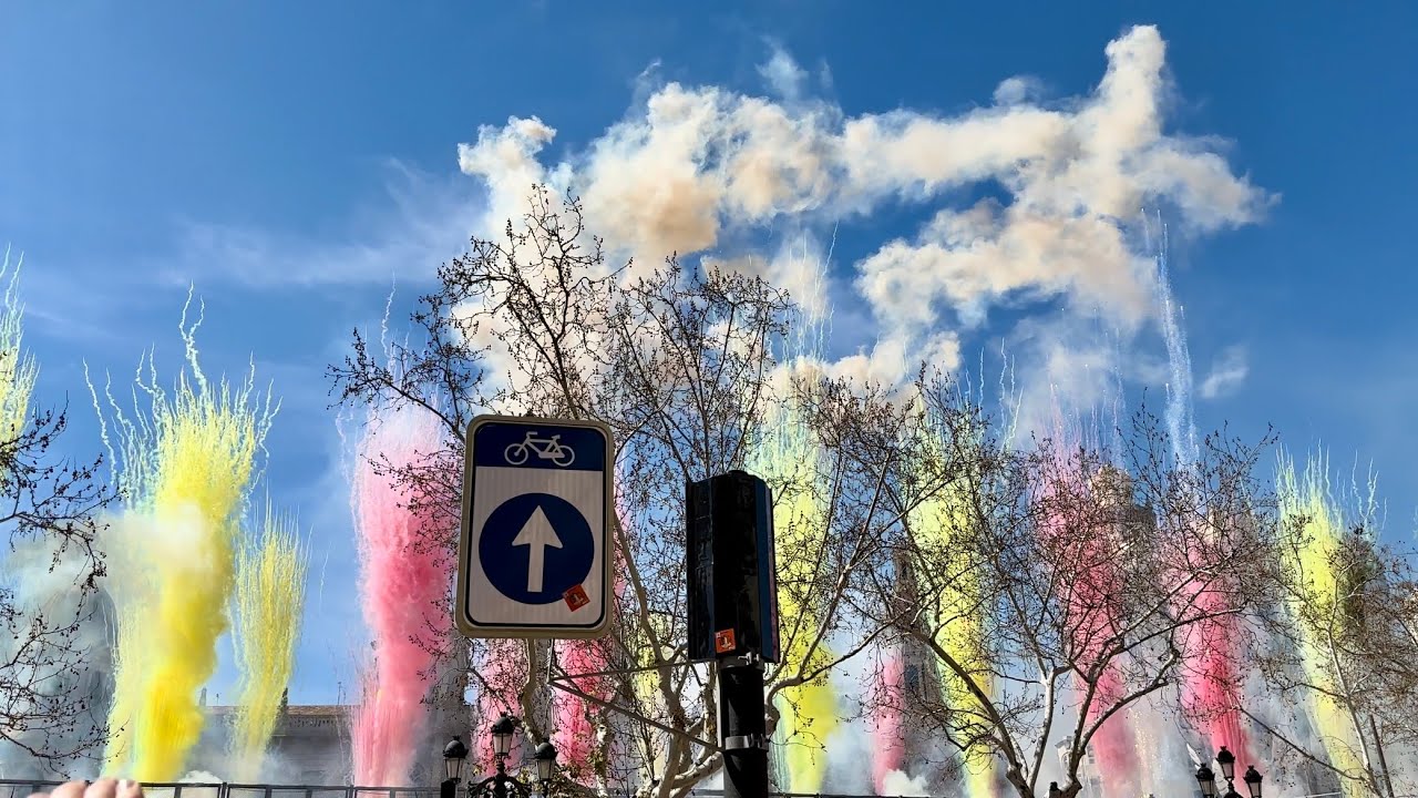 Mascletà op Plaza Del Ayuntamiento : 15/03/2024 : Pirotecnia Vulcano : Las Fallas Valencia 2024