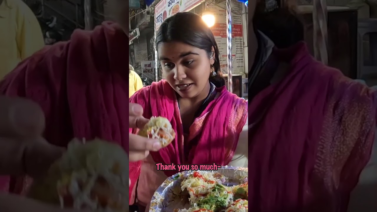 Sweet Indian ladies share their food with Foreigner 🇮🇳