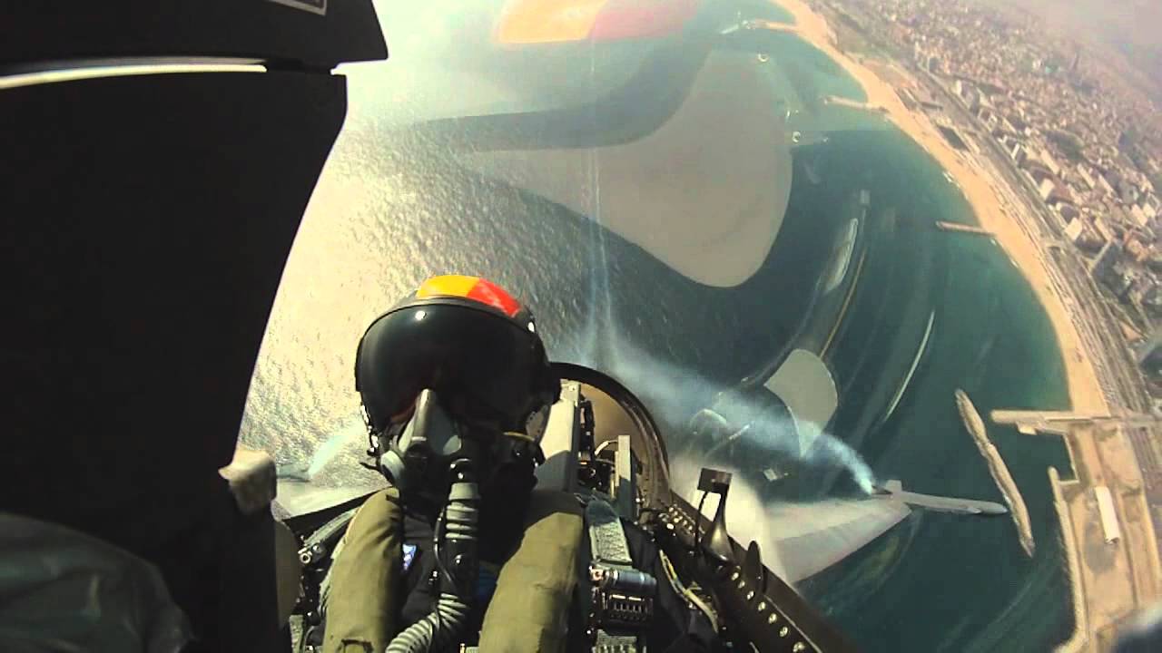 F-16 Belgium Demo Team Display  at Festa al Cel Barcelona Airshow 2011