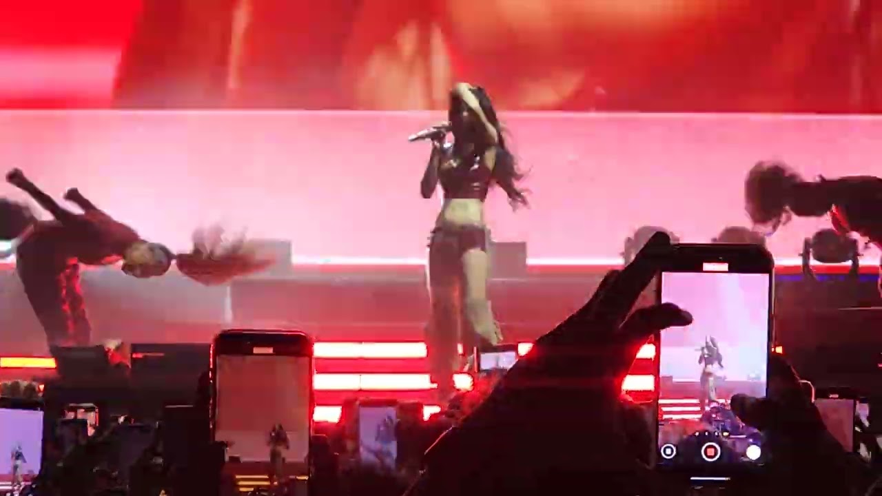 [4K] Jennie at Coachella 2025 - Like Jennie