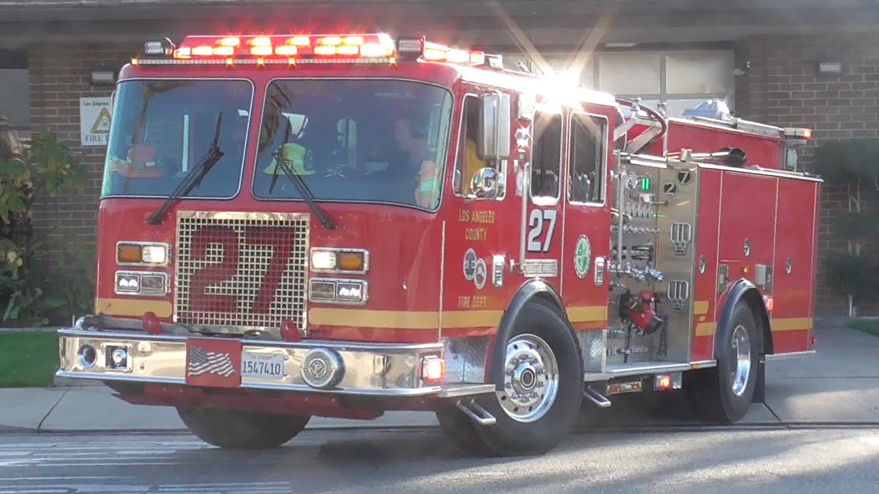 LACoFD Engine 27 Responding from Station 3 10/24/2025