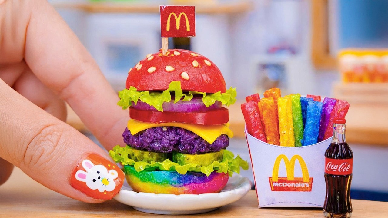 Потрясающий радужный набор фастфуда 🍔🌈 Мини-бургер и разноцветная картошка фри