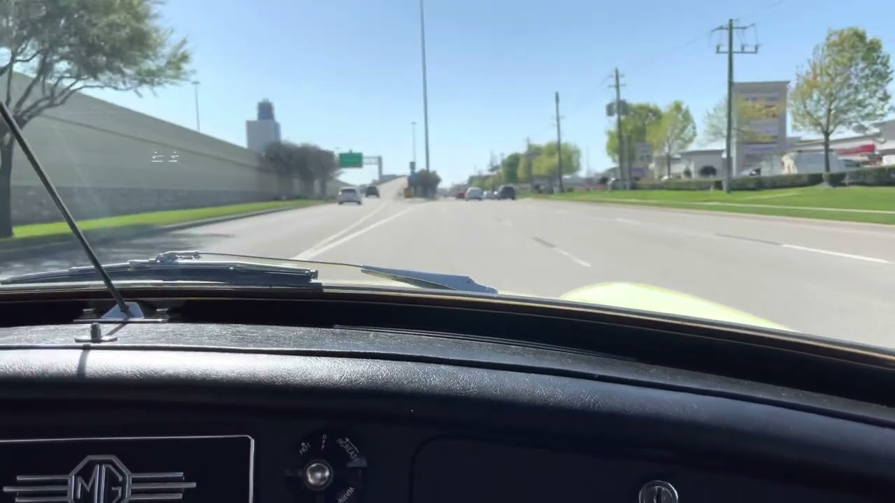 1967 MG MGB Cold Start and Drive