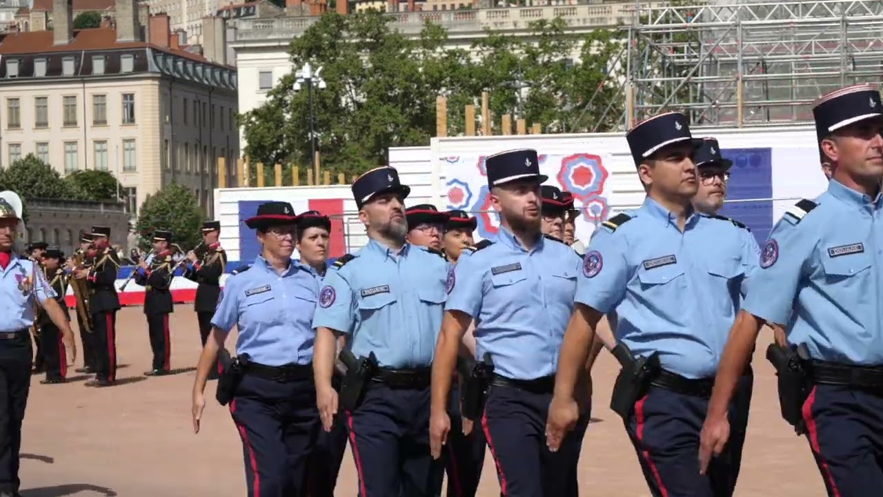 LYON - 14 JUILLET 2023 Défilé