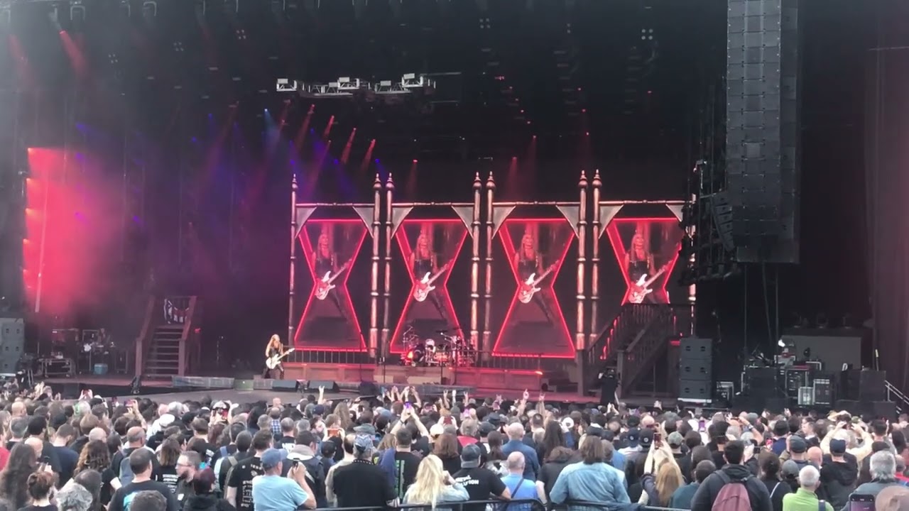 Nita Strauss live in Nancy Zénith