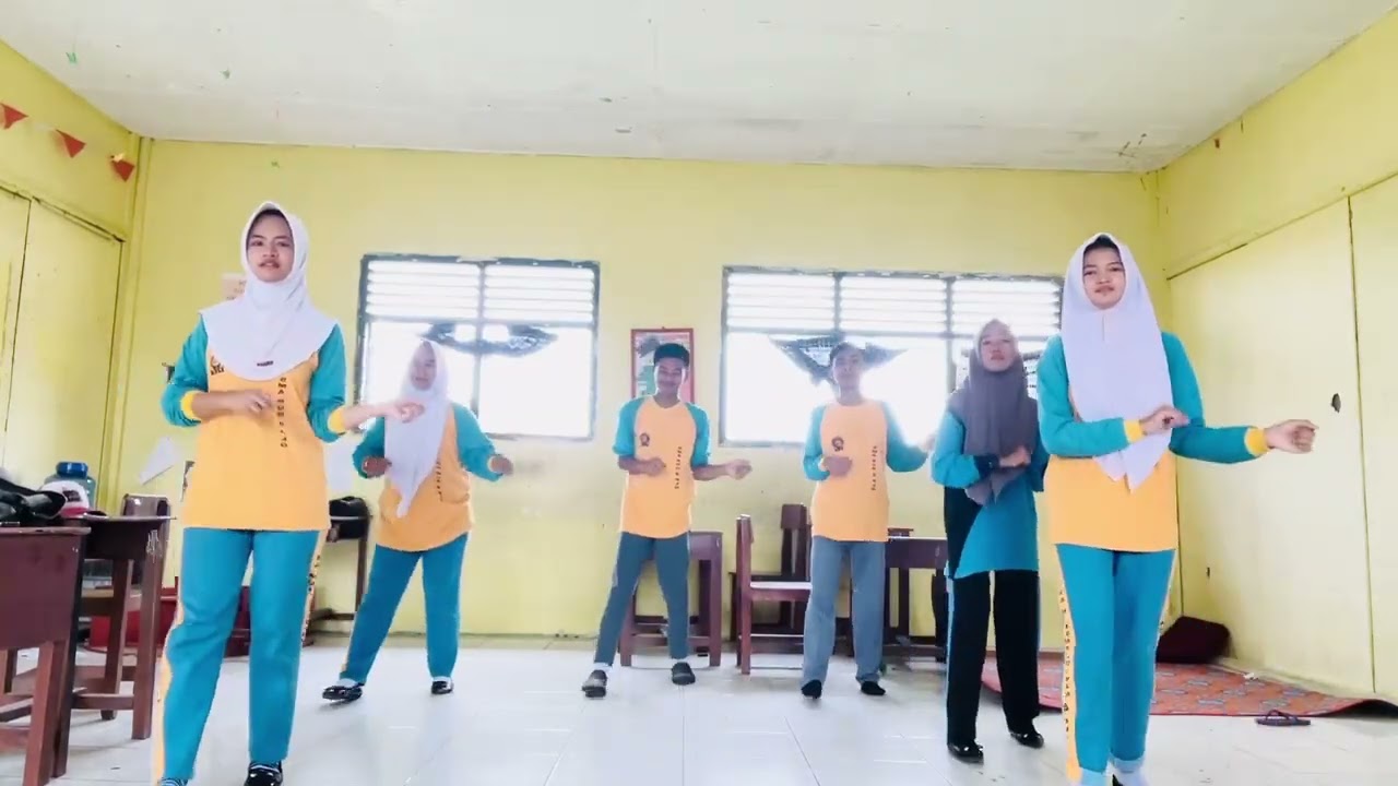 TUGAS PRAKTEK SENAM KREASI KELOMPOK 3 SMA MUHAMMADIYAH 4 PALEMBANG