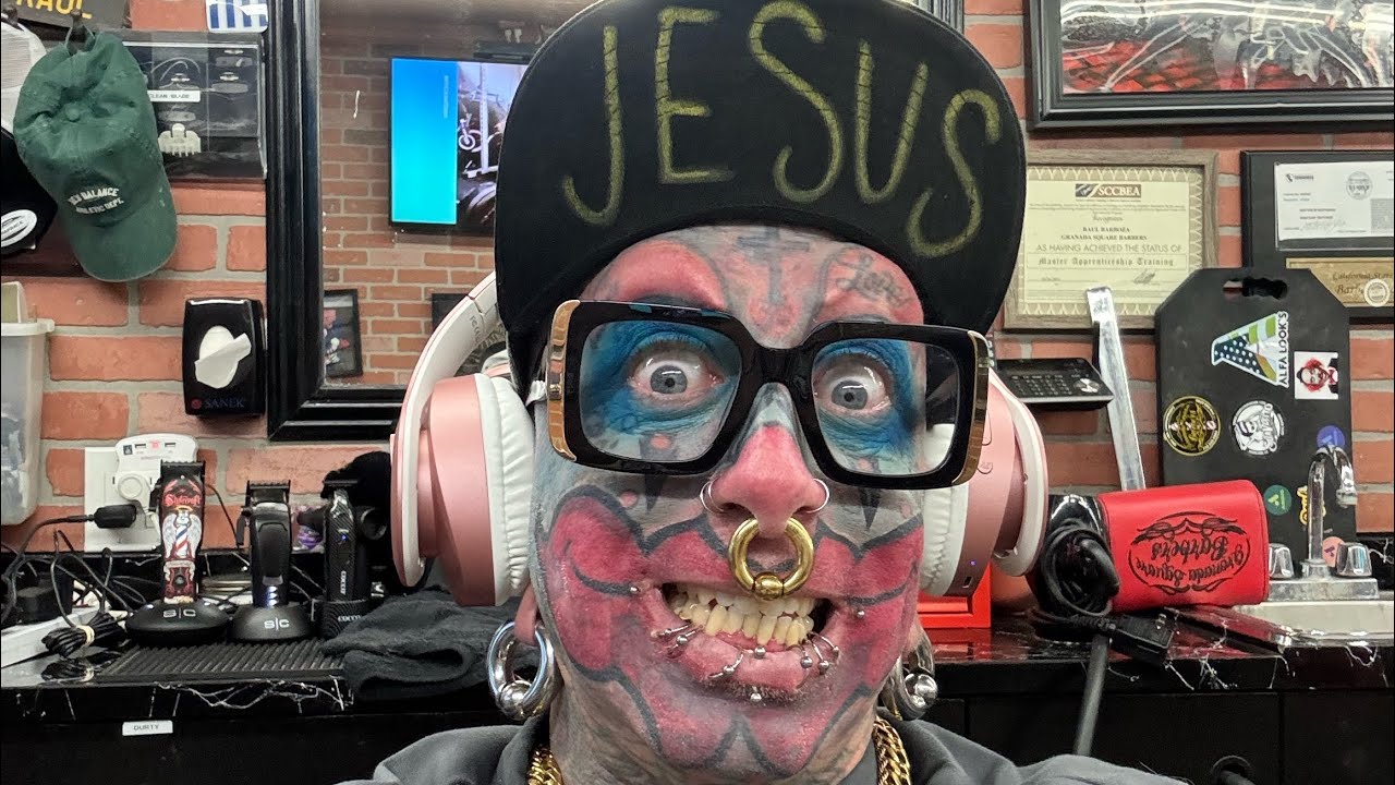Richie the Barber is live!