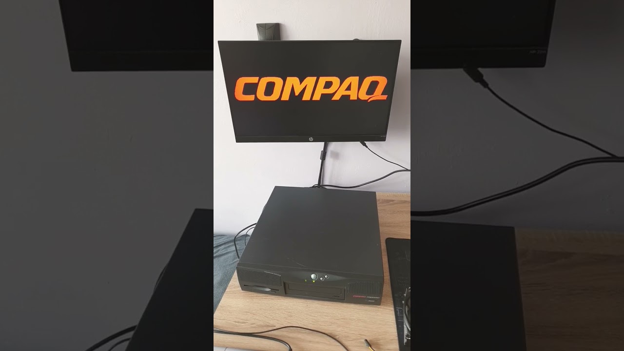 COMPAQ PRESARIO 2200 PC retro vintage 1997 26 years old Windows 95 start cyrix media woofer