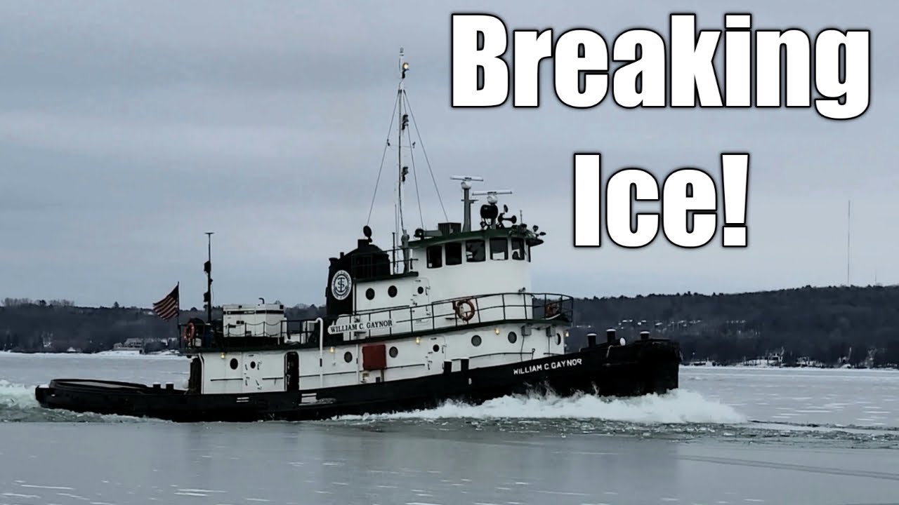 ‪ Ice Breaking Tug Boats In Wisconsin
