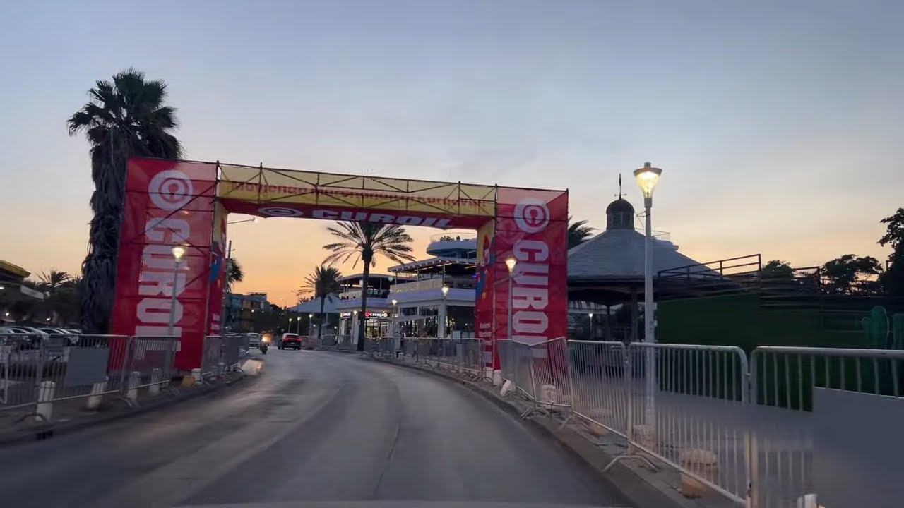 Regilio Jadi is live@Teenage Carnaval Curaçao Route 2026 live vlog road trip