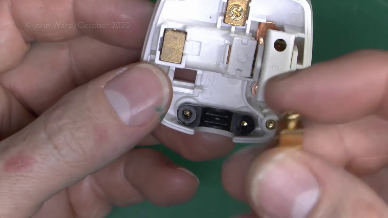 Switched 13a Plug BS1363