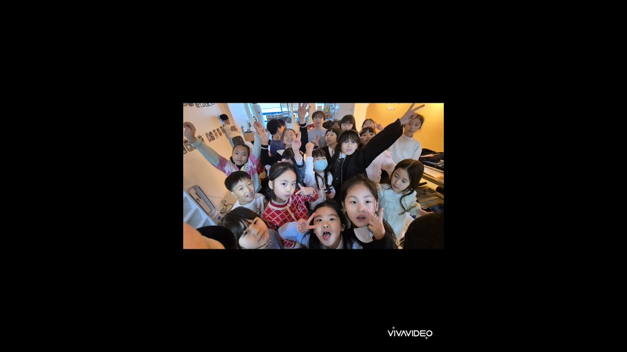 #피아노콩쿨 대상 준대상 1등 상을 전부 휩쓸어옴.제자덕분에 무대에서  사진도..기본기탄탄good.곡의흐름 좋음good 좋은연주 잘 들었다는 심사위원들의평가 극찬~고마워