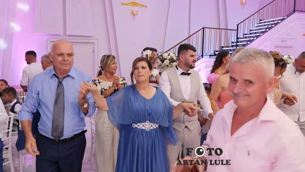 Kleandro Harrunaj & Ergys Hykaj - Dasma e Mikelit/Familja ne valle.