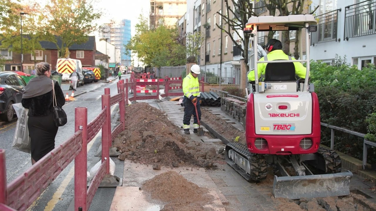 Sound recording #99 : Mini Excavator working on an urban job site