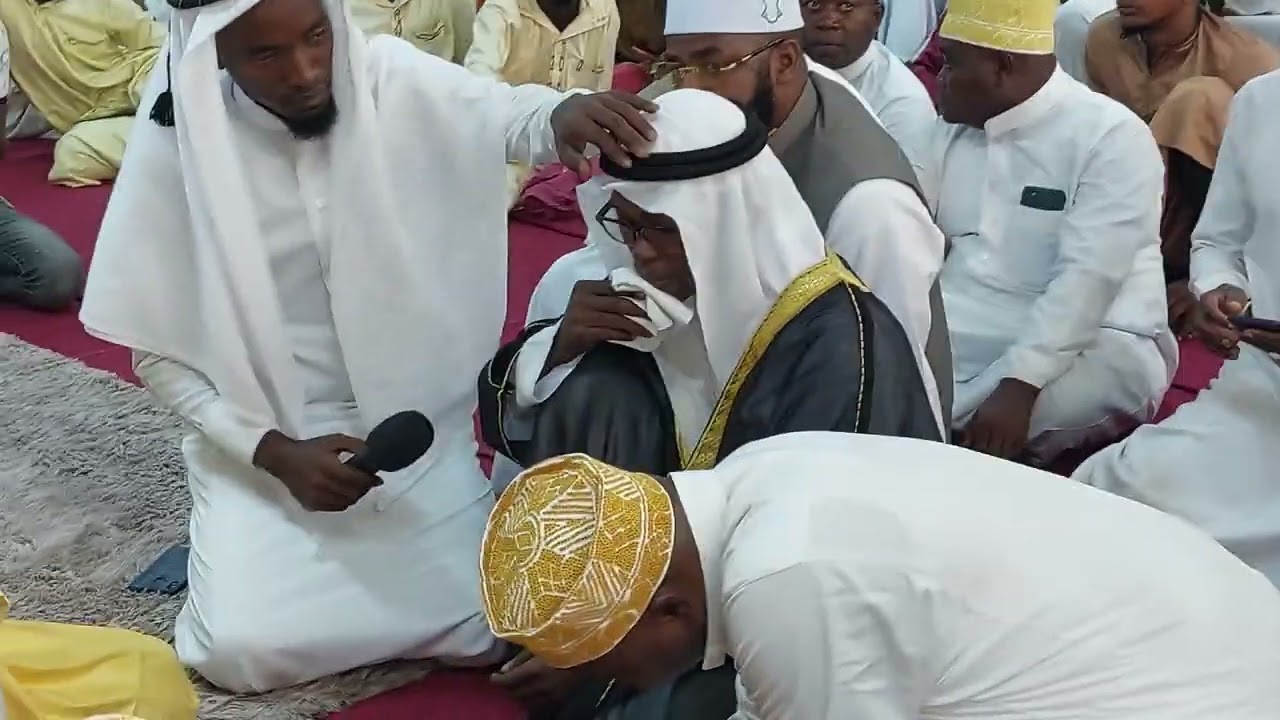 HARUSI YA MIKIDADI HASSAN  IKIPAMBWA NA MASHEIKH WAKUBWA WA TANZANIA (4)