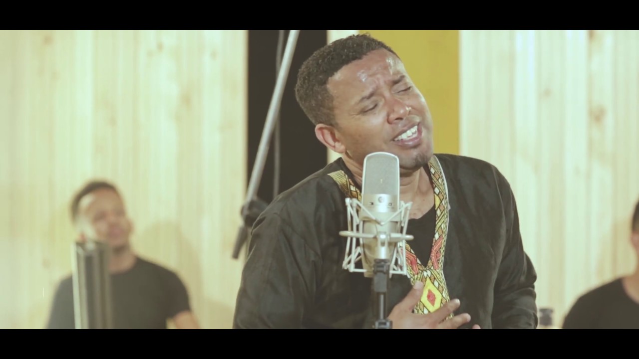 Girum Tadesse Live worship  ተመስገን ፡ አነሰኝ On CJ TV