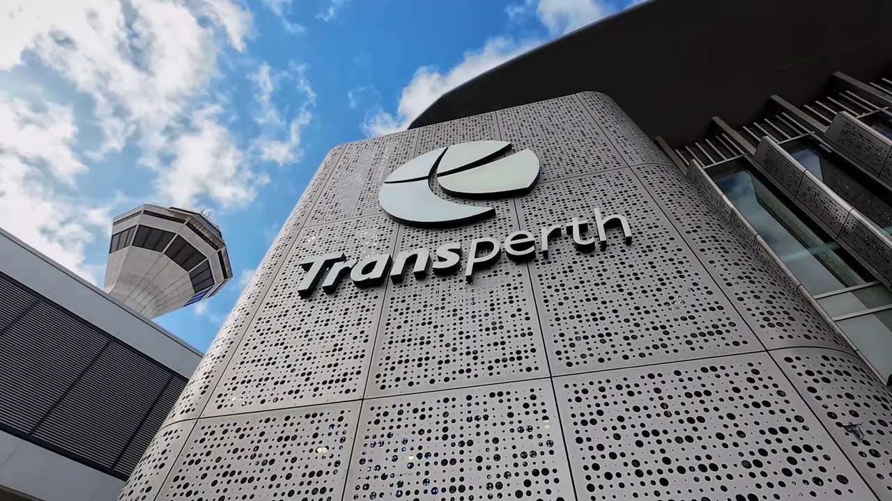 [Exploring Perth] - Perth Airport Line, quick look inside Airport Central Station | 带你看西澳珀斯机场火车站!