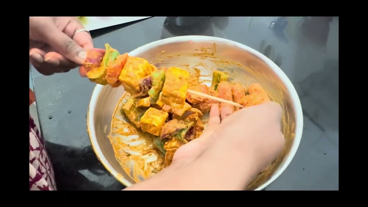 Paneer tikka #paneertikka #paneerrecipe #snacks #paneer #vegsnackrecipe #food #indiancuisine #viral 