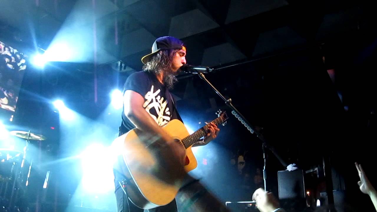 Pierce The Veil - Yeah Boy and Doll Face [Acoustic] [Live] [HD]