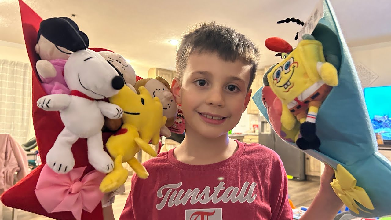 RJT gets Peanuts Valentines Day plush bouquet 
