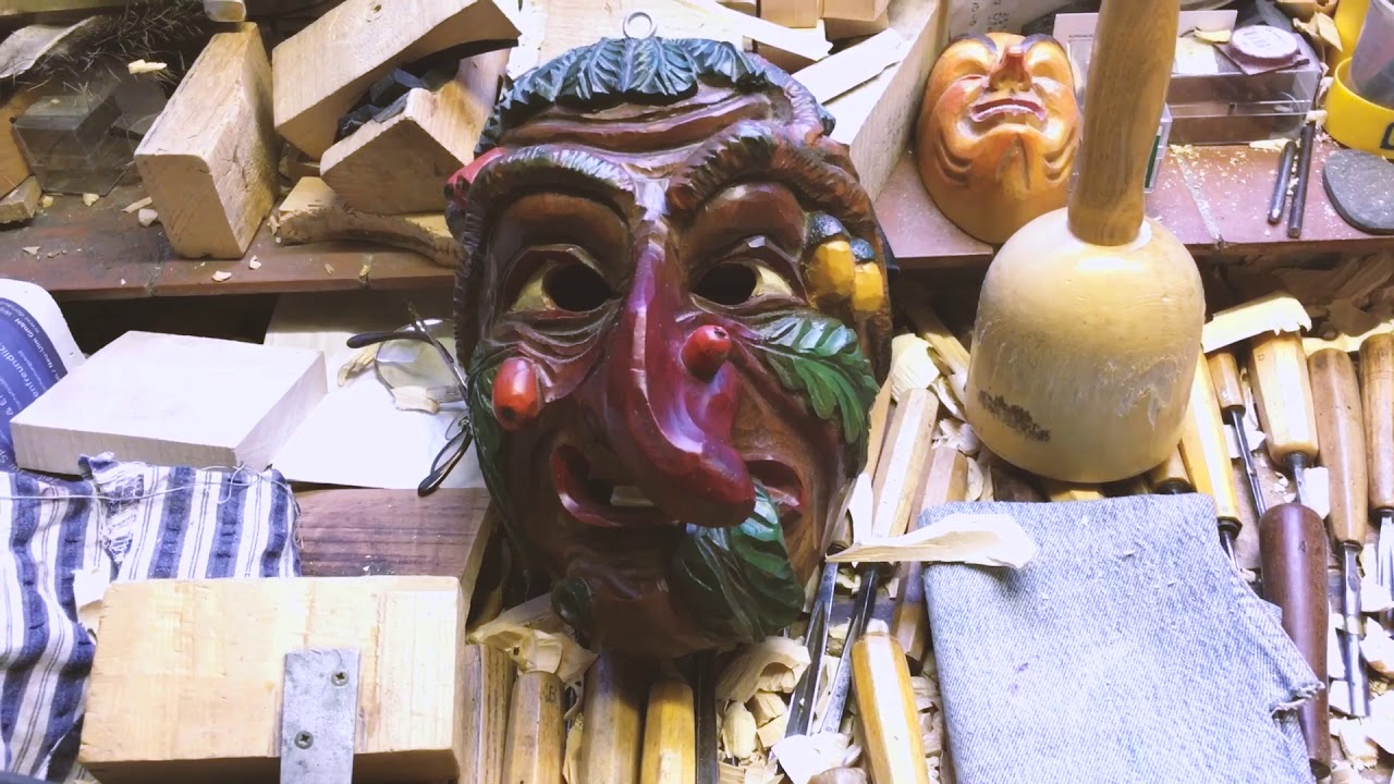 Fasnet: So entstehen die Narrenmasken in Mettenberg