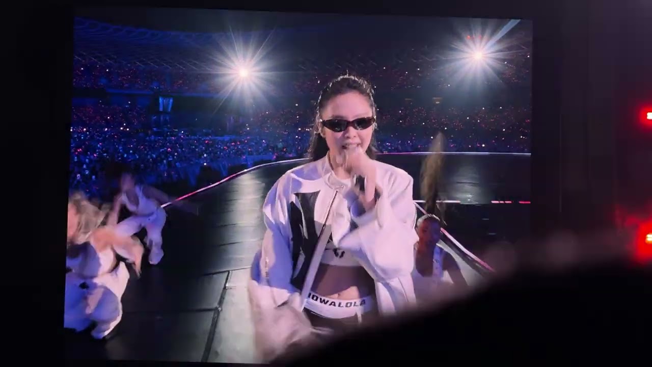 Jennie solo(Like Jennie, Extra L, Starlight)- Deadline tour in Kaohsiung