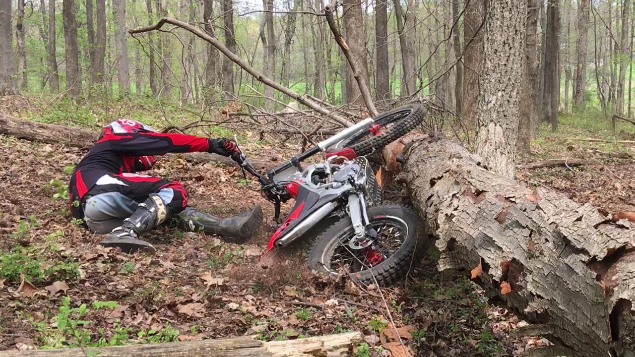 Tessa Cota 4rt Mother Log Hopping Fails