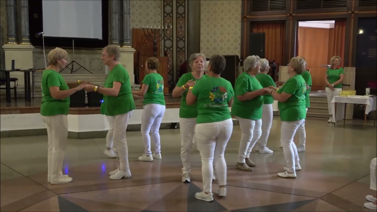 44. Noémi Tánccsoport, Tét. Kukorelliné Németh Noémi. Senior Örömtánc. Győr. 2025.08.22.