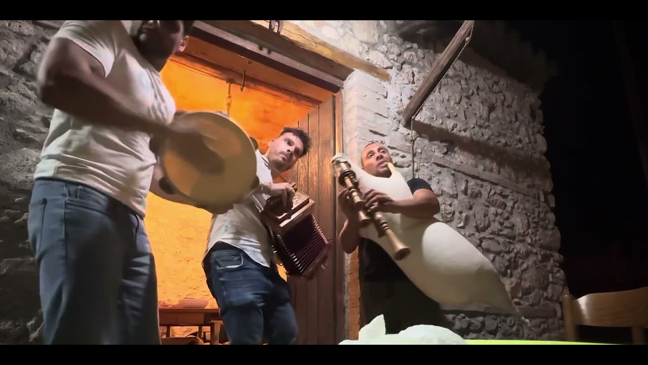 Tarantella calabrese - ciarameddara con zampogna a moderna ed organetto!!!