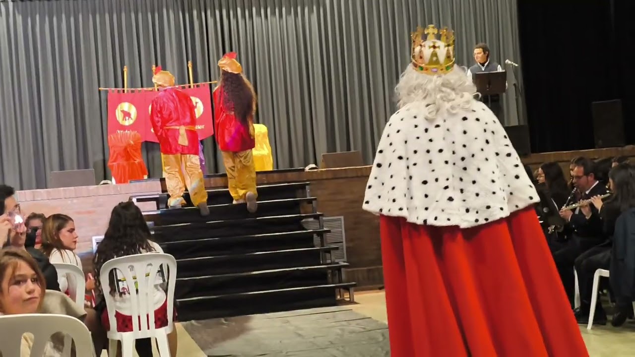 Cabalgata de Reyes adaptada al auditorio de Chella por la lluvia (05-01-2026).