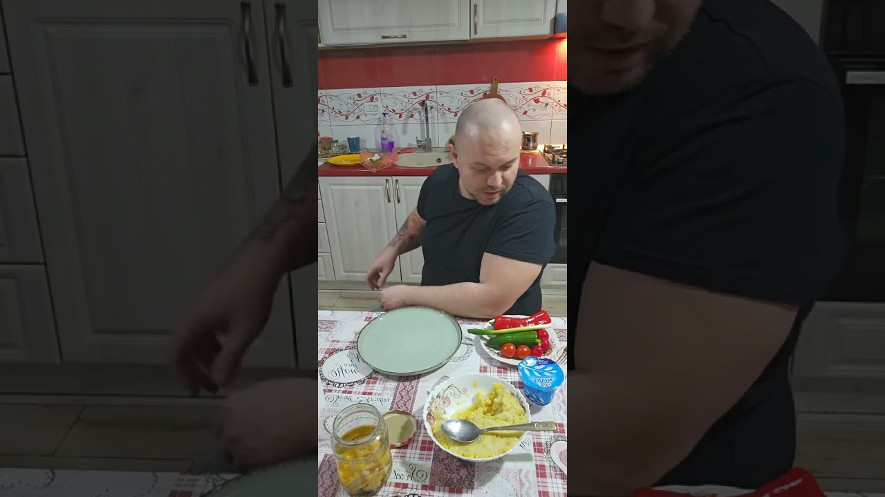OTTOmananca PRECUM UN NUTRITIONIST Mukbang Romania ASMR