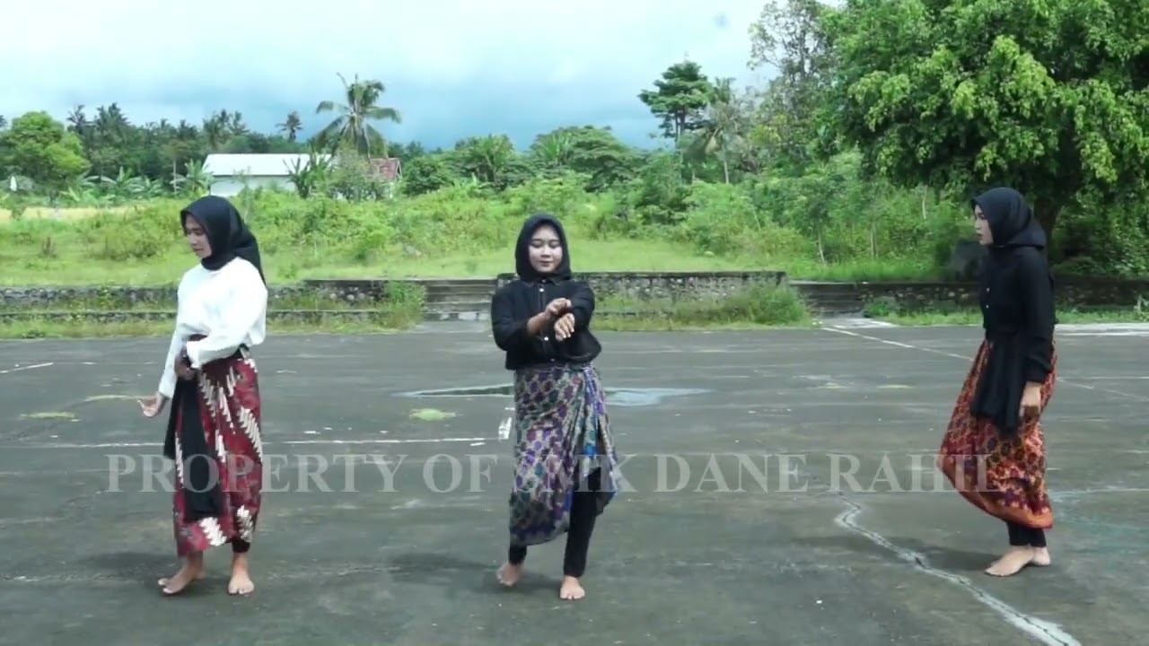 Kreasi terbaru siswi SMK DANE RAHIL dalam acara sabtu budaya