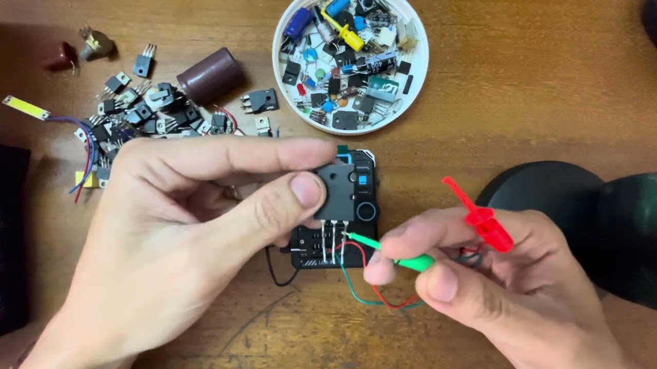 FNIRSI LCR-P1 component TRANSISTOR tester THIẾT BỊ KIỂM TRA LINH KIỆN ĐIỆN TỬ