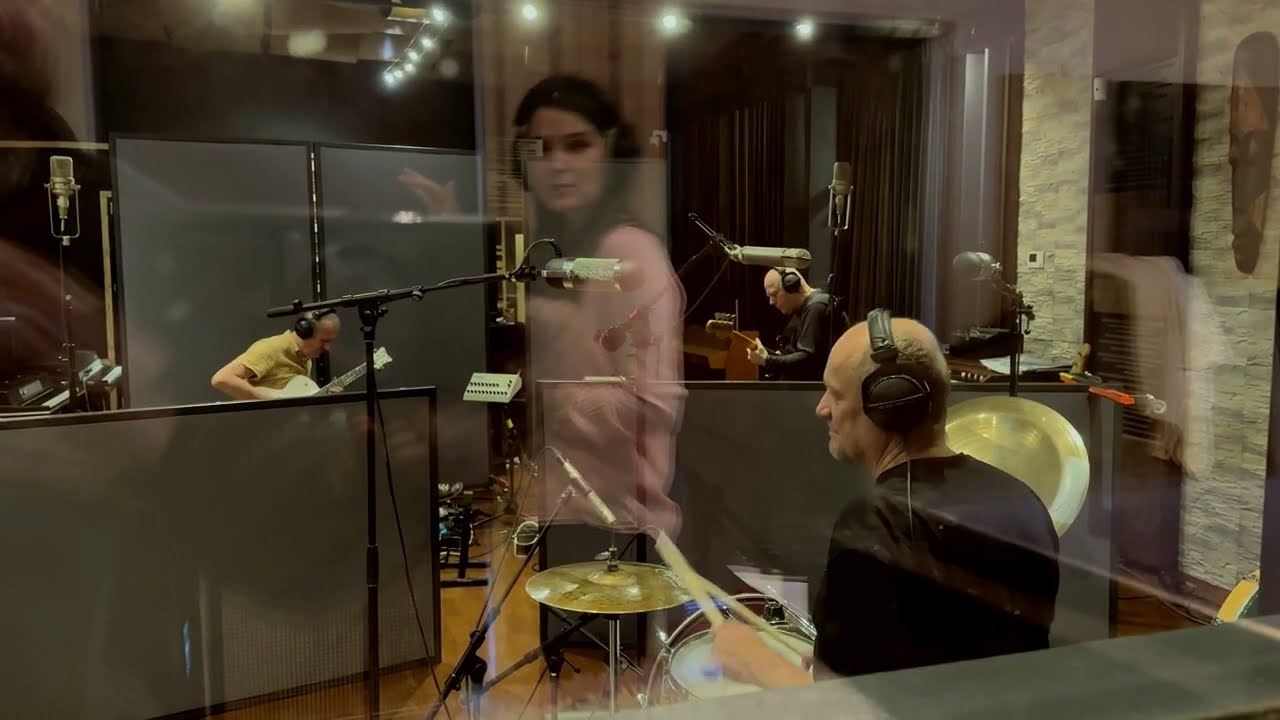 Dunaj a Jana Vébrová vydávají nové album