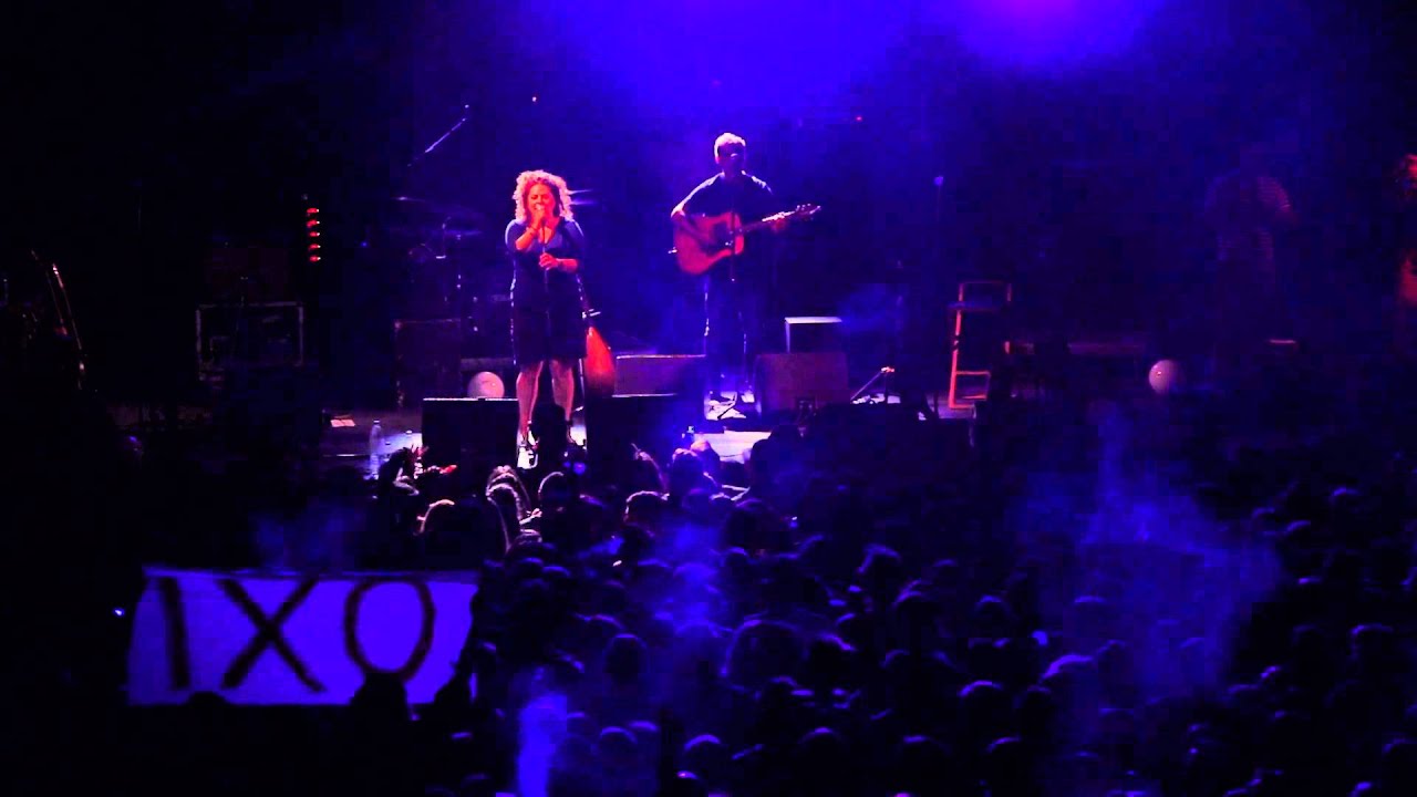 Θανάσης Παπακωνσταντίνου live  θέατρο δάσους  Θεσσαλονίκη (Ματούλα Ζαμάνη το ακορντεόν)