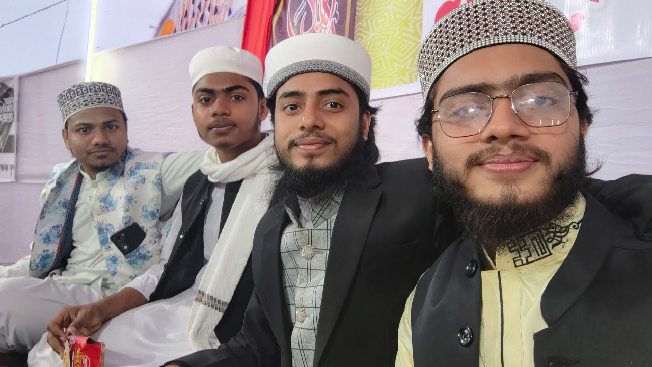 গজলের জলসা অনুষ্ঠান সন্ধ্যার পড়ে।