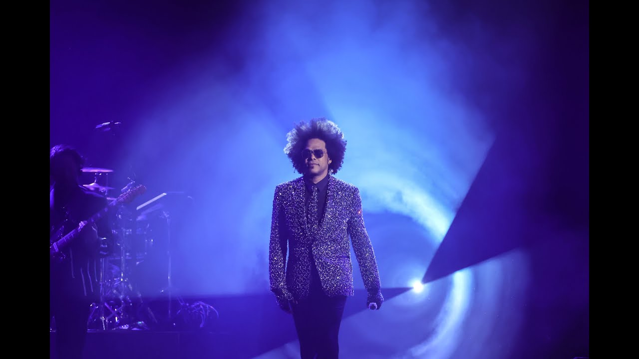 Maxwell Performs Michael Jackson Tribute 