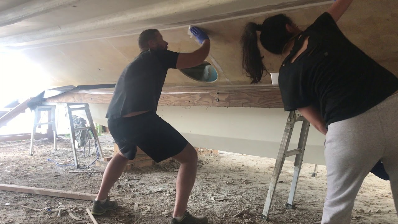Laying glass upside down - S01 E06 - DIY Catamaran