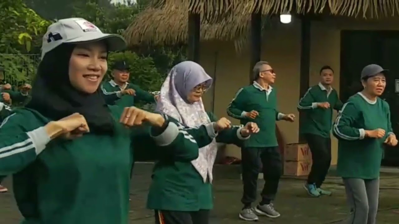 Senam Aerobik RT 5/5 Singopuran di HONAI Waduk Cengklik Episode 1